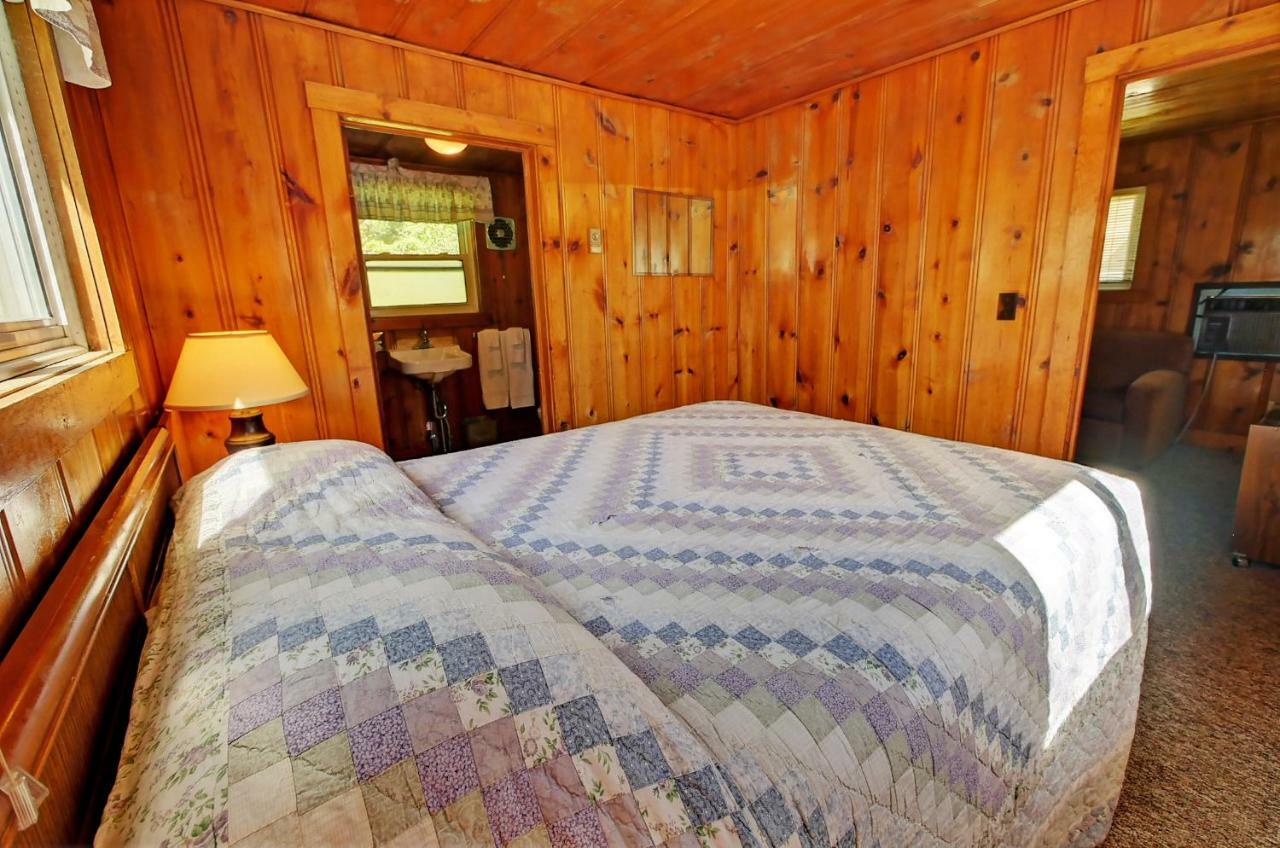 Chalet Idle A While *